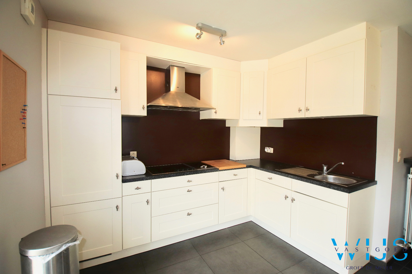 Tweeslaapkamerappartement  MET staanplaats te Zelzate! 