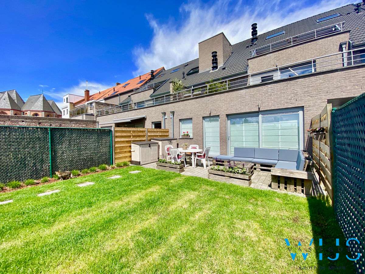 Gelijkvloers appartement met zonnige tuin &amp; dubbele garage te Sint-Laureins ! 