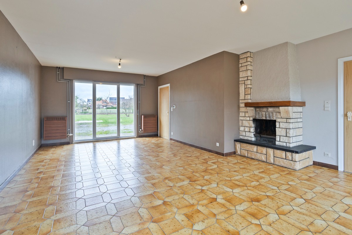 Open bebouwing met 3 slaapkamers, tuin en 2 garages op een perceel van 1108 m² in Haasrode! – EPC 363 kWh/m² - bewoonbare opp. 196 m² 