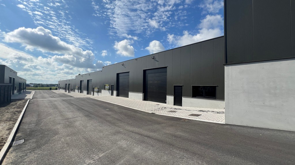 Nieuwbouw magazijnen en showroom te koop in MG Park Arsela in Tielt