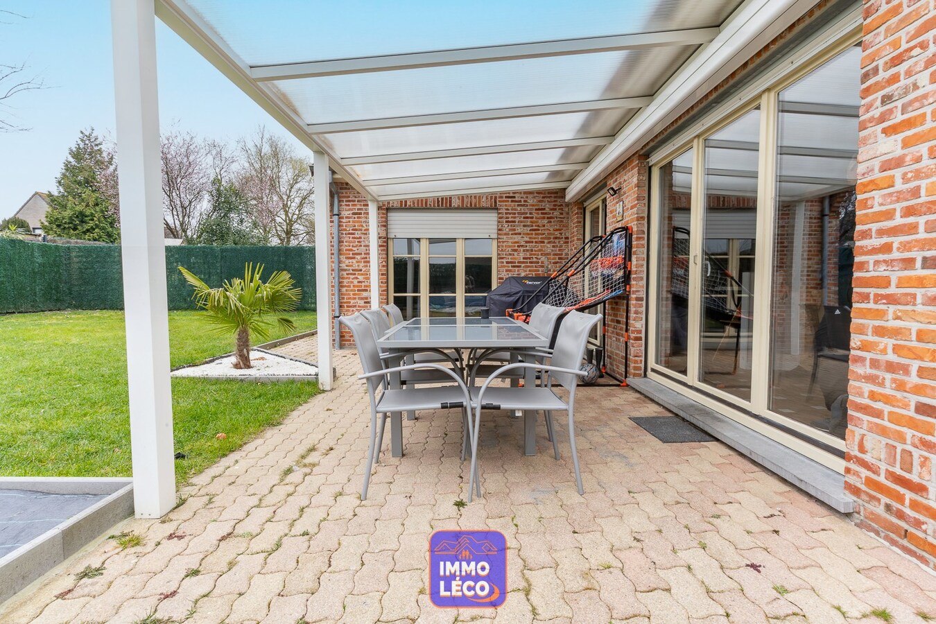 Villa "Semi Plain-Pied" avec jardin, 2 garages et parking privatif 