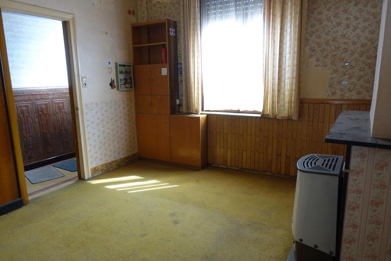 Te renoveren rijwoning op perceel van 210 m² 