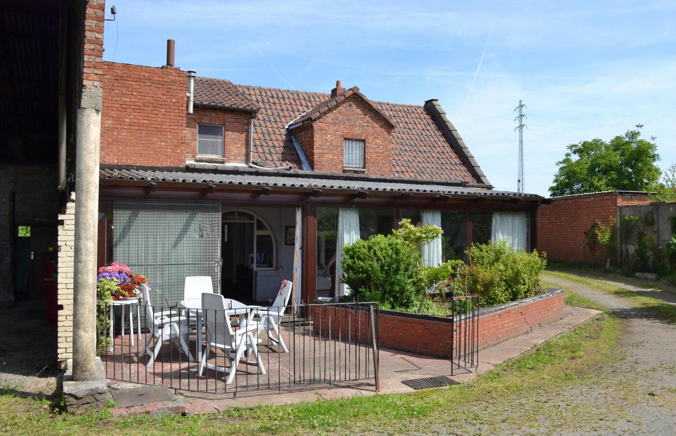 Te renoveren hoeve te Schelle op ca. 1.300M² 