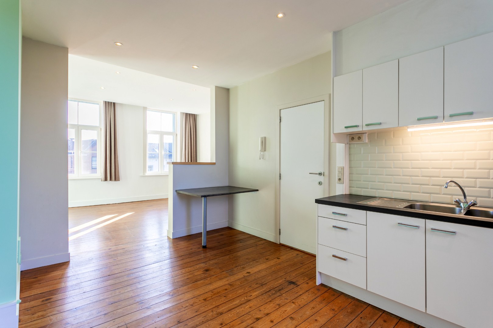 Duplexappartement in het hart Halle te koop met 2 slpks 