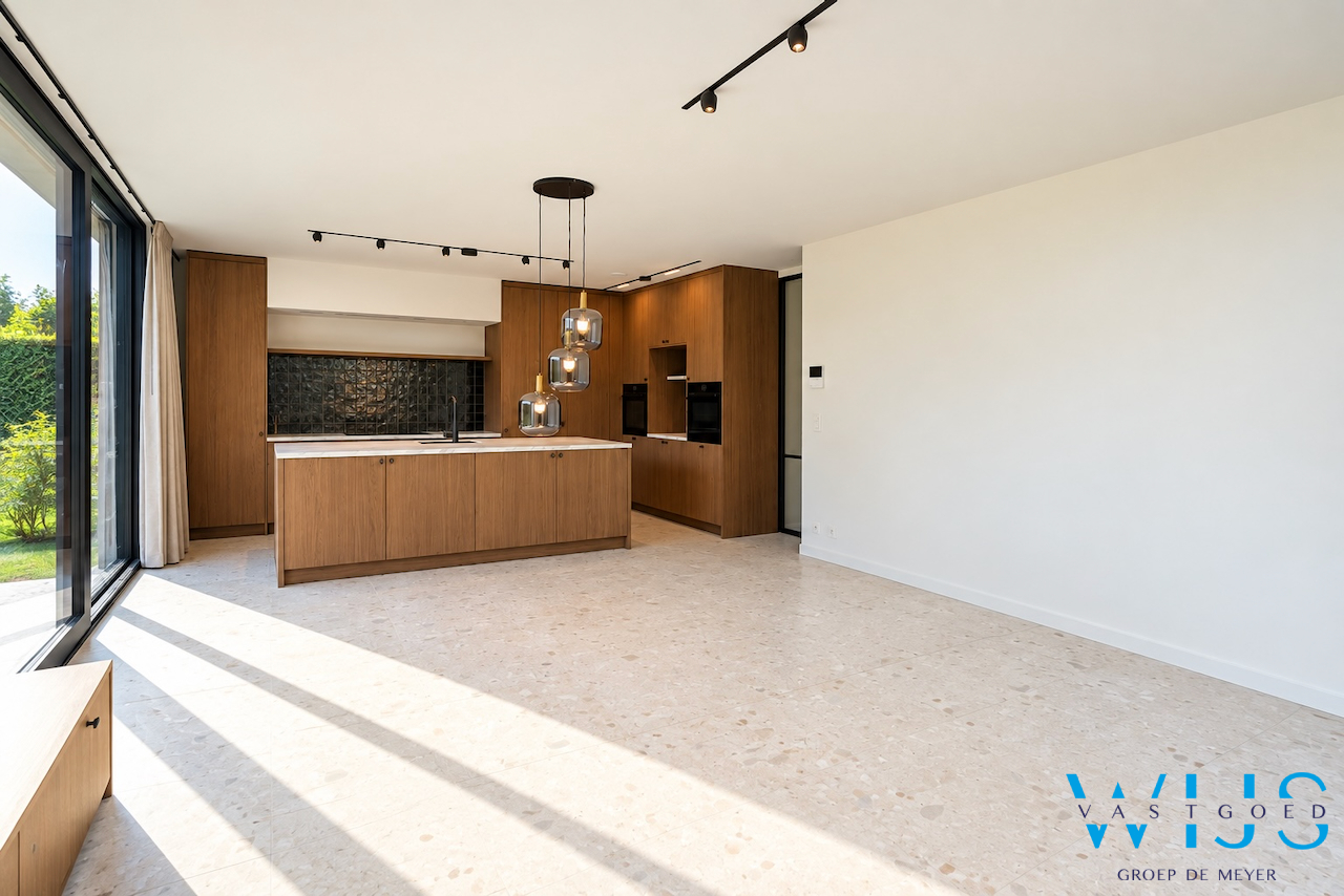 High-end gelijkvloers appartement met tuin te Lembeke ! 