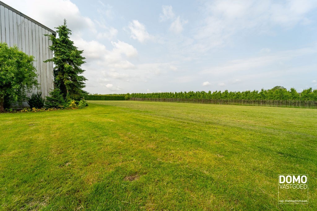 UNIEKE WONING MET 2 RUIME LOODSEN OP PERCEEL VAN 58A49CA 