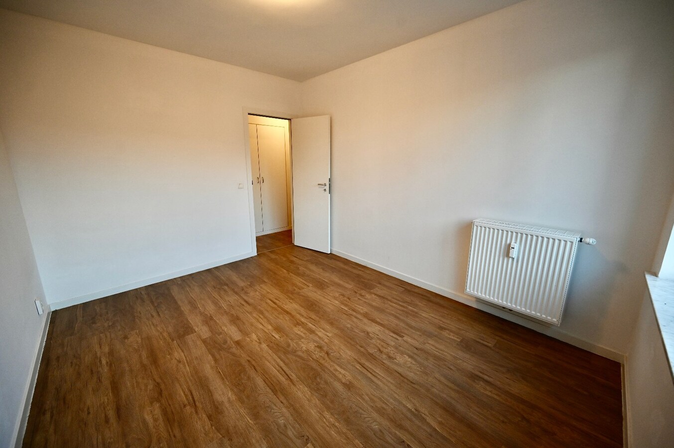 INSTAPKLAAR LICHTRIJK 2 SLAAPKAMER APPARTEMENT 