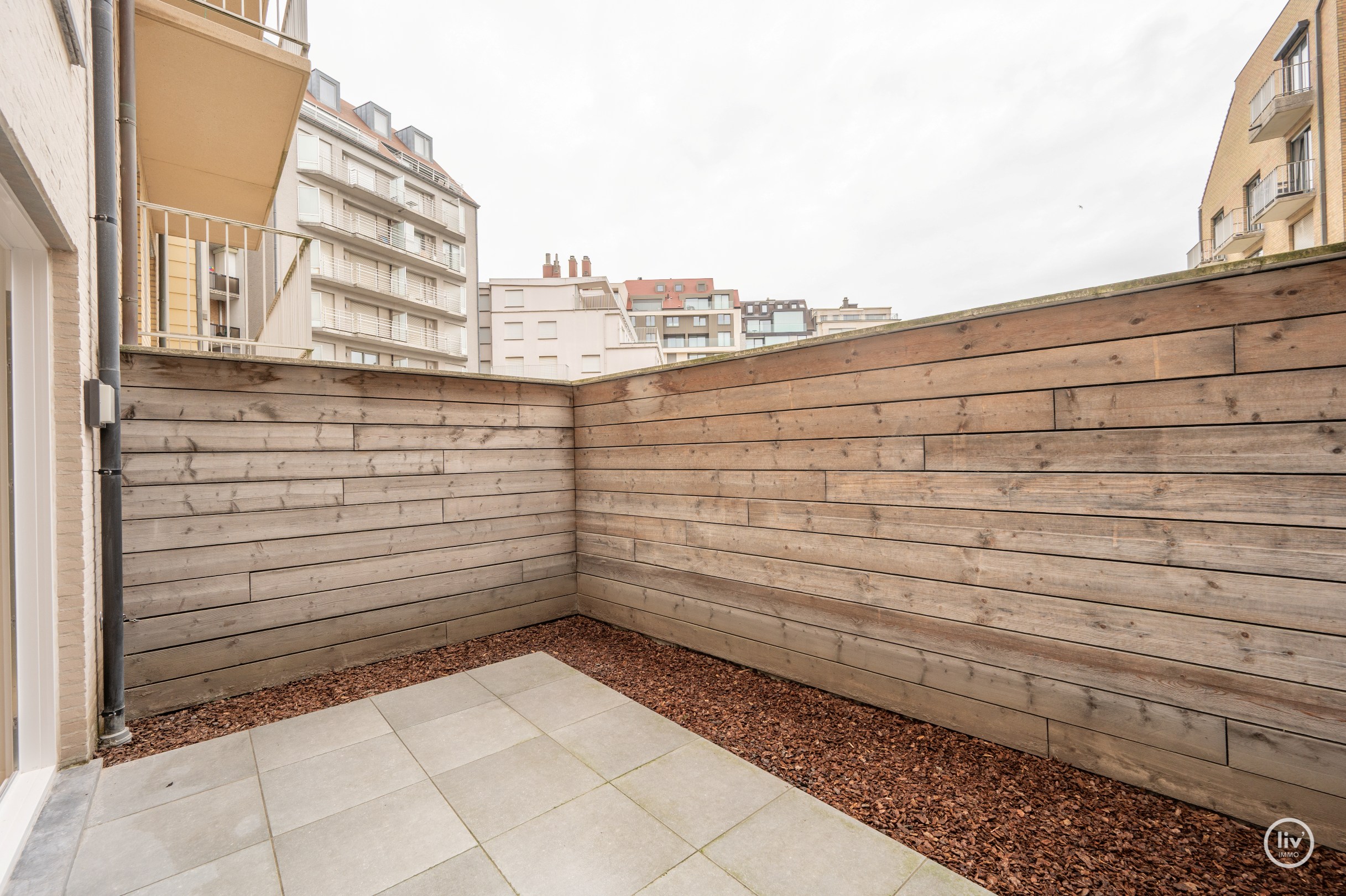 Duplex neuf au rez-de-chaussée et au premier étage situé à Lentelaan à Duinbergen avec des terrasses orientées plein sud. 
