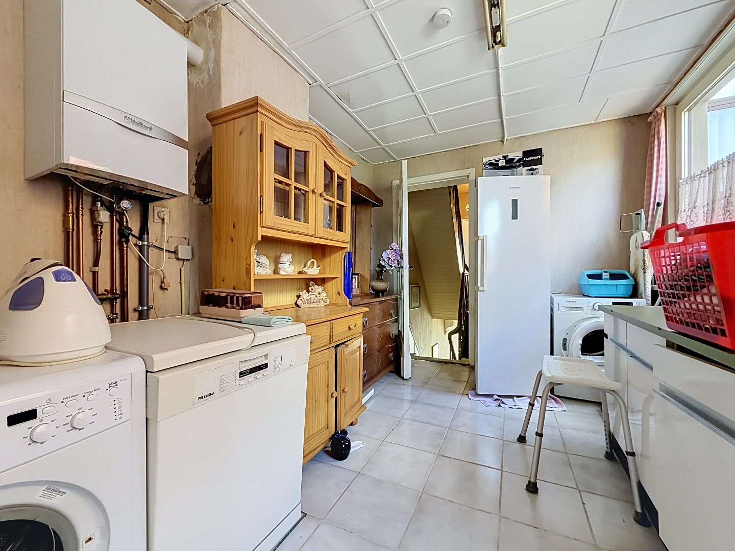 Te renoveren woning met 4 slaapkamers in Schoten 