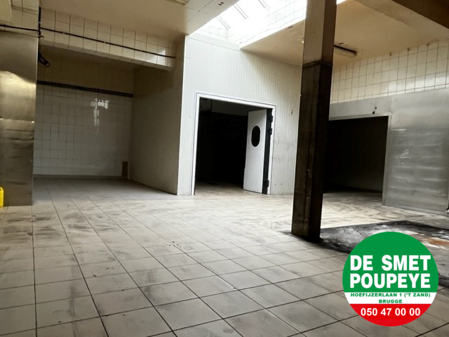 Handelsruimte met opslagplaats 