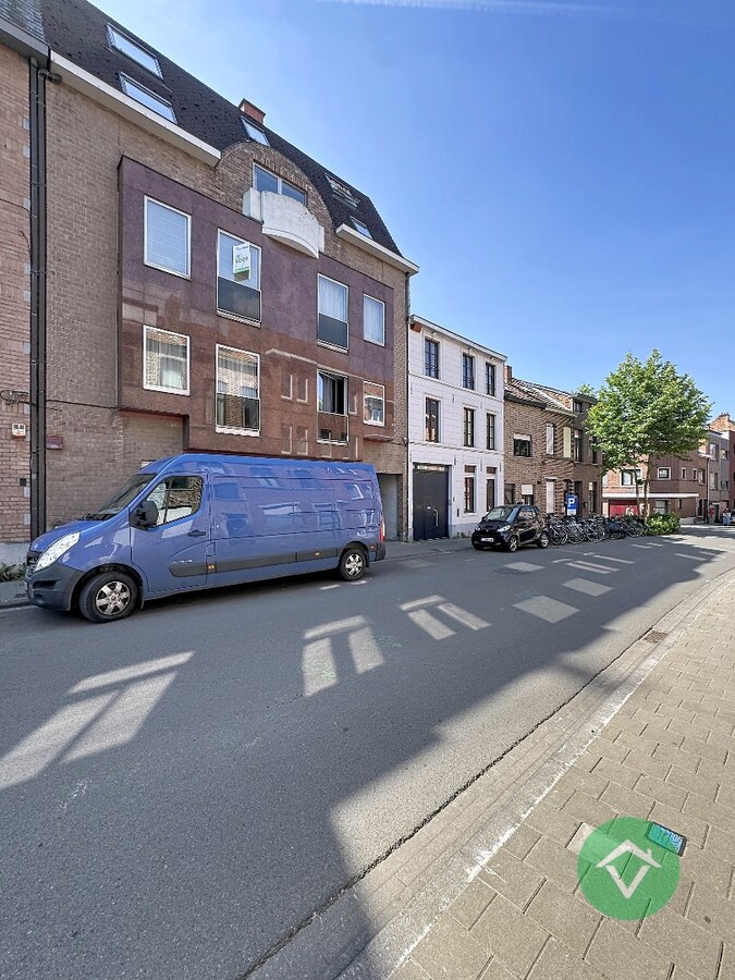 Appartement met 2 slaapkamers en autostandplaats in centrum Leuven 
