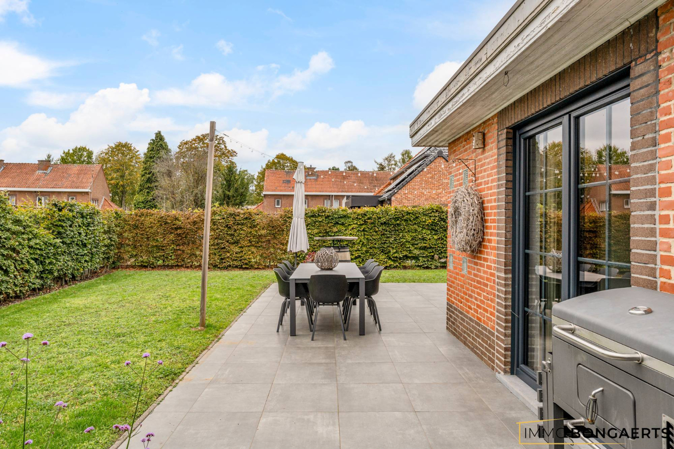Instapklare woning op rustige ligging in As 