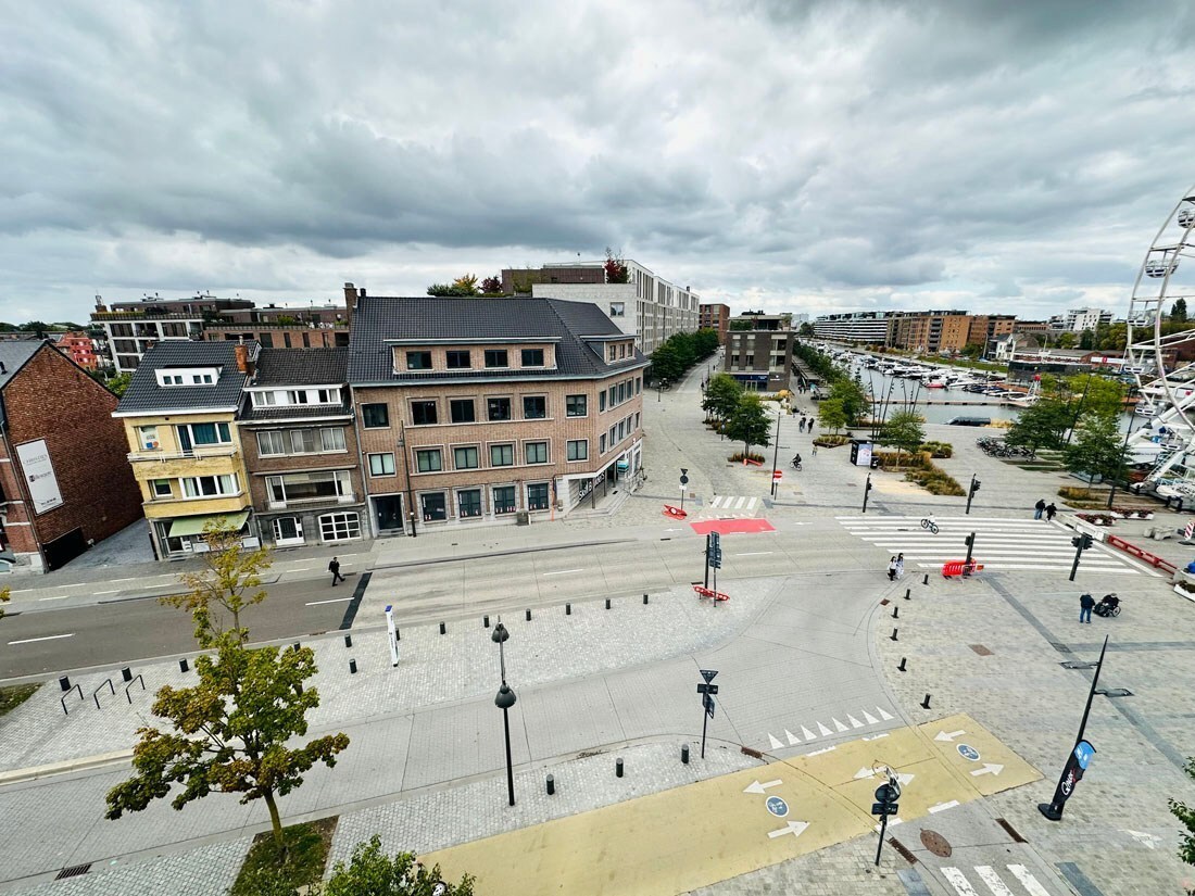 Iconisch kantorencomplex of commerciële ruimte te Hasselt centrum 