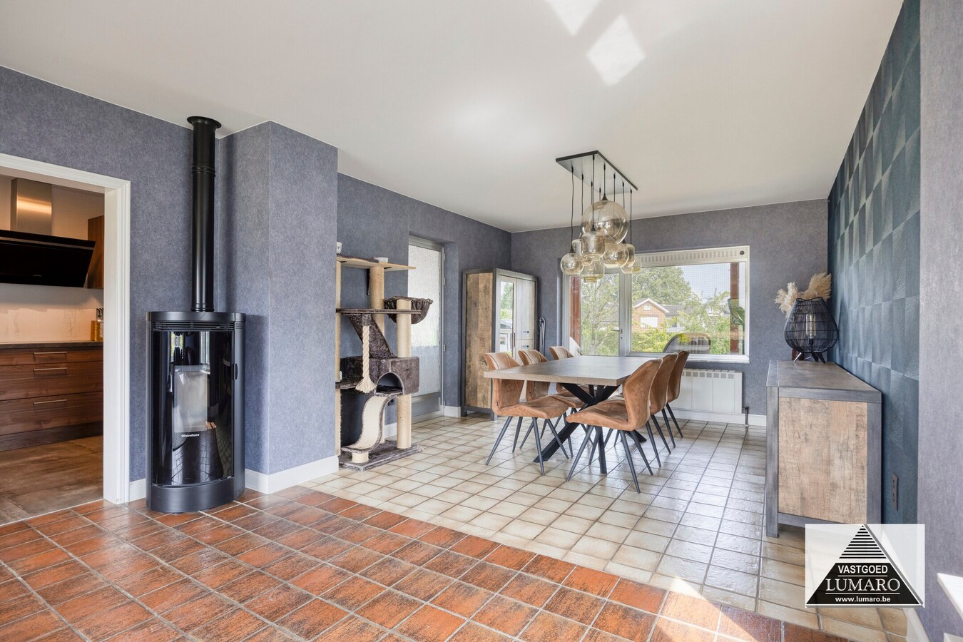 Mooi gelegen vrijstaande woning met 2 slaapkamers, garage, tuin. 