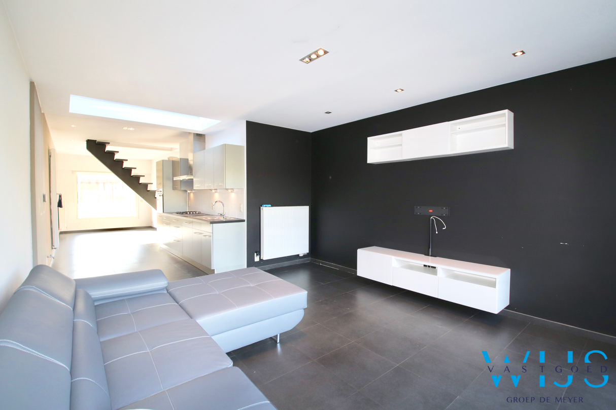 Instapklaar woonhuis met 2 slaapkamers &amp; tuin te SLEIDINGE ! 