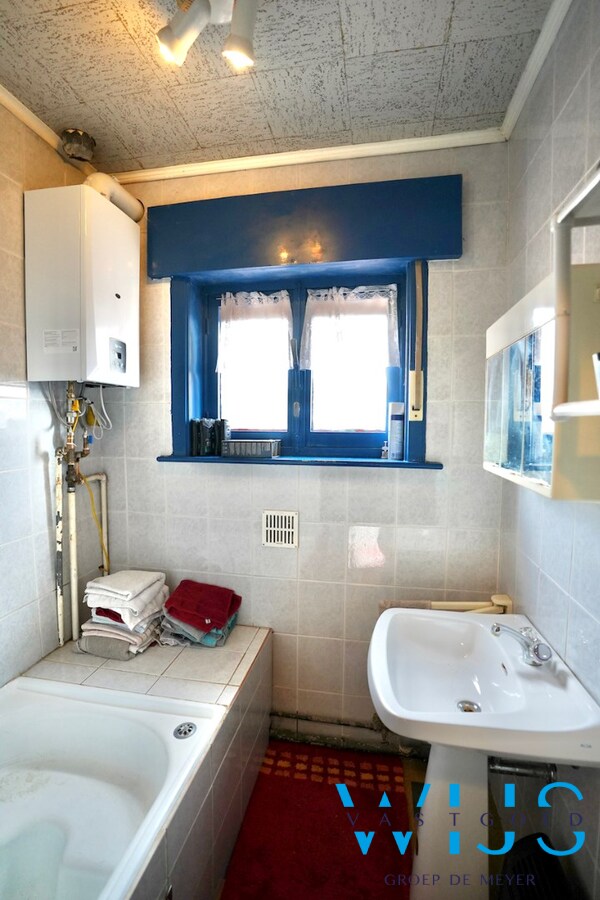 Te renoveren karaktervolle gezinswoning te Eeklo ! 