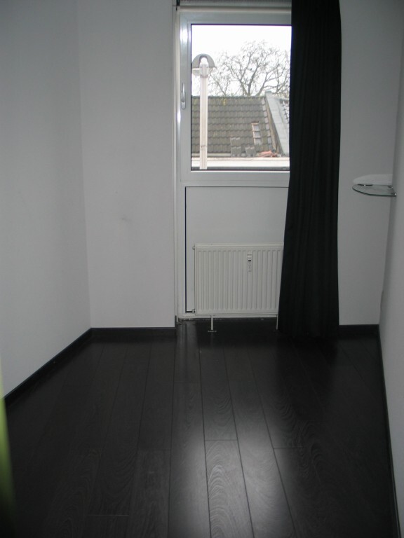 Leuk instapklaar 2-kamer appartement op de tweede verdieping 