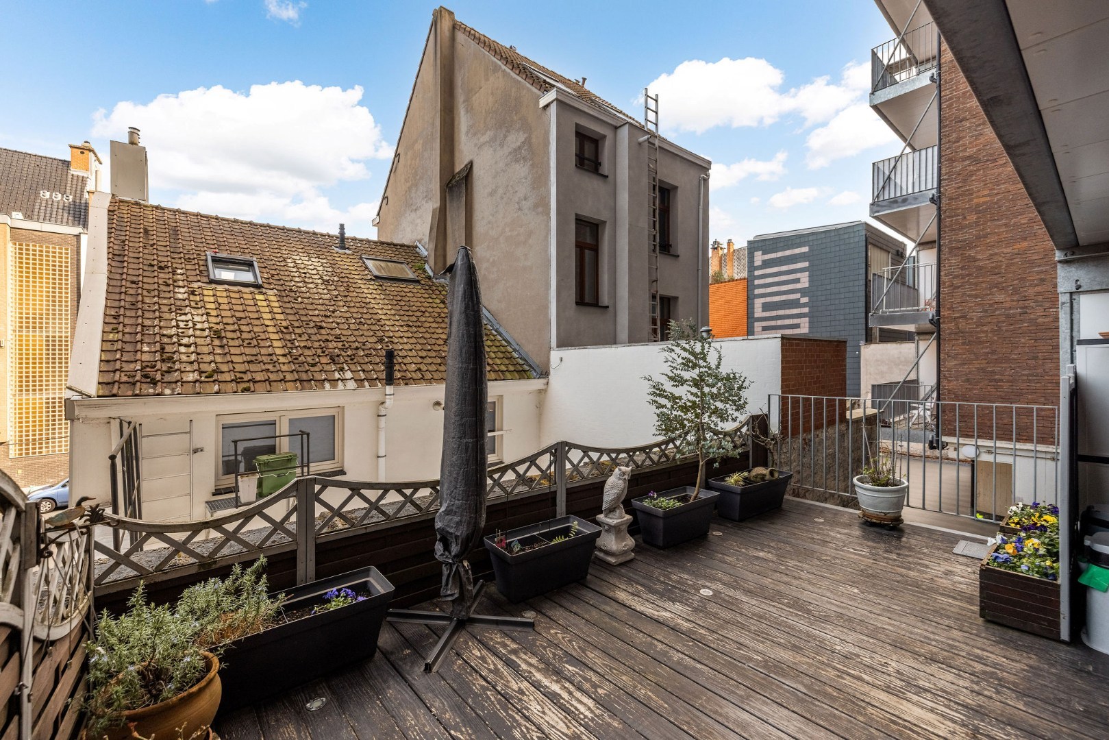 Appartement met twee slaapkamers en ruim terras 