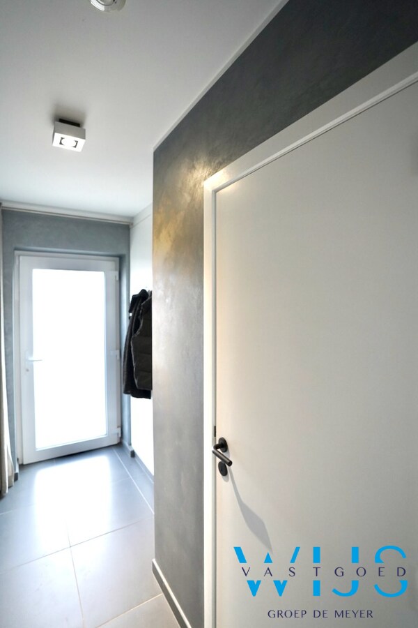 Enorm energiezuinig woonhuis in halfopen bebouwing te Eeklo ! 