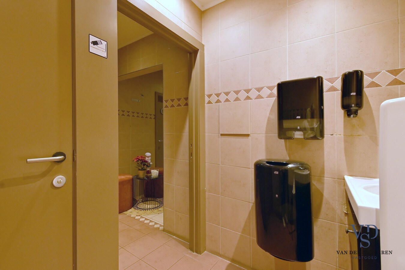 Multi-functionele eigendom op topligging. 