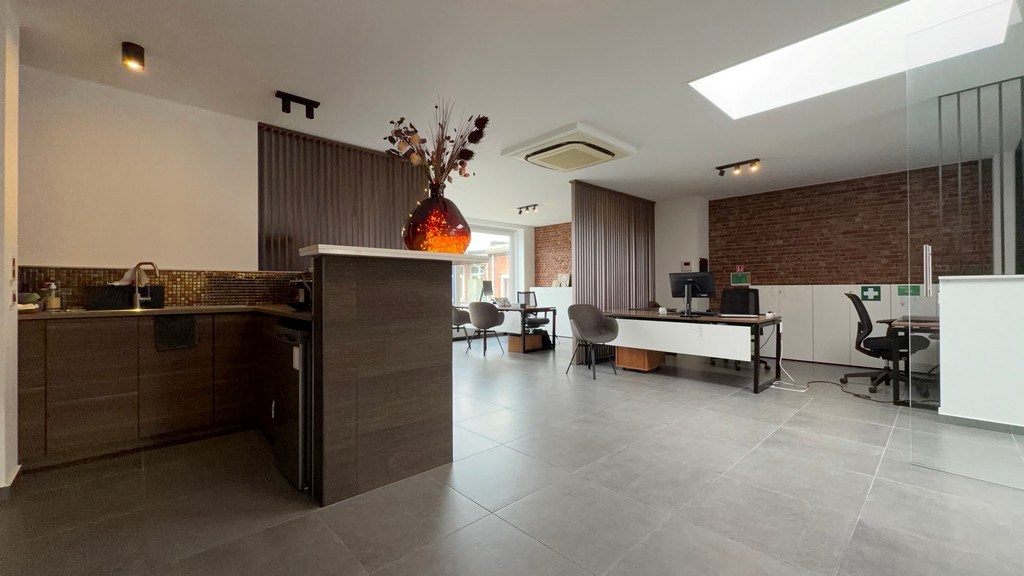 Mooi ingerichte kantoorruimte te huur in Wilrijk