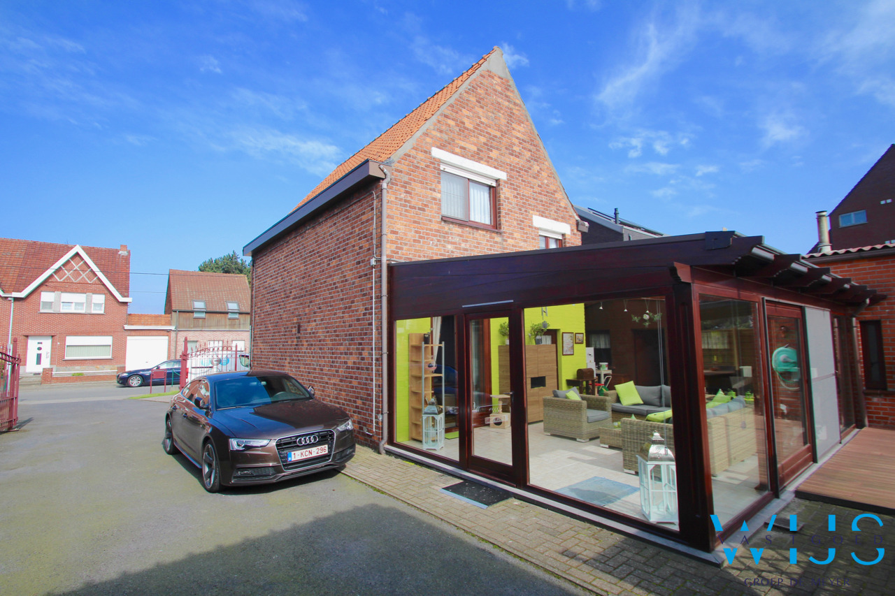 Gezellig woonhuis met mooie veranda en groene tuin ! 