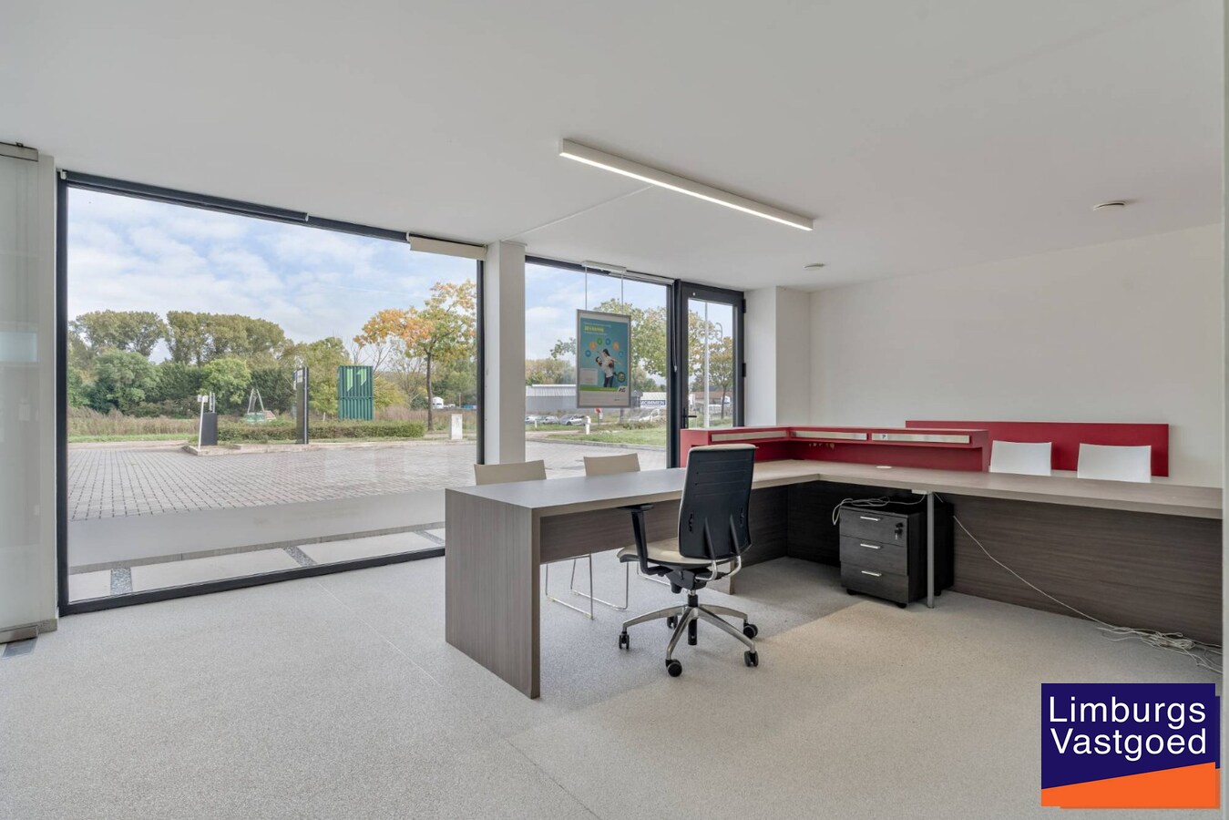Exclusieve woning met praktijkruimte en zicht op weilanden 
