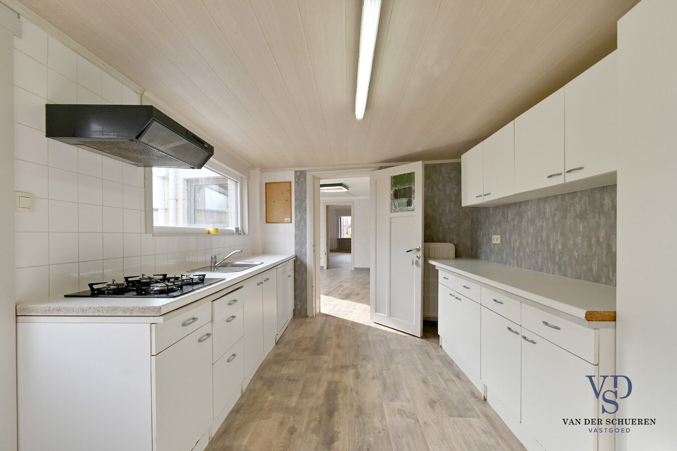 Te renoveren woning in centrum Balegem. 