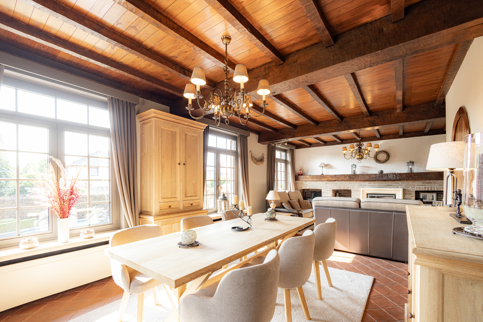 Ruime energiezuinige instapklare villa te Eeklo 