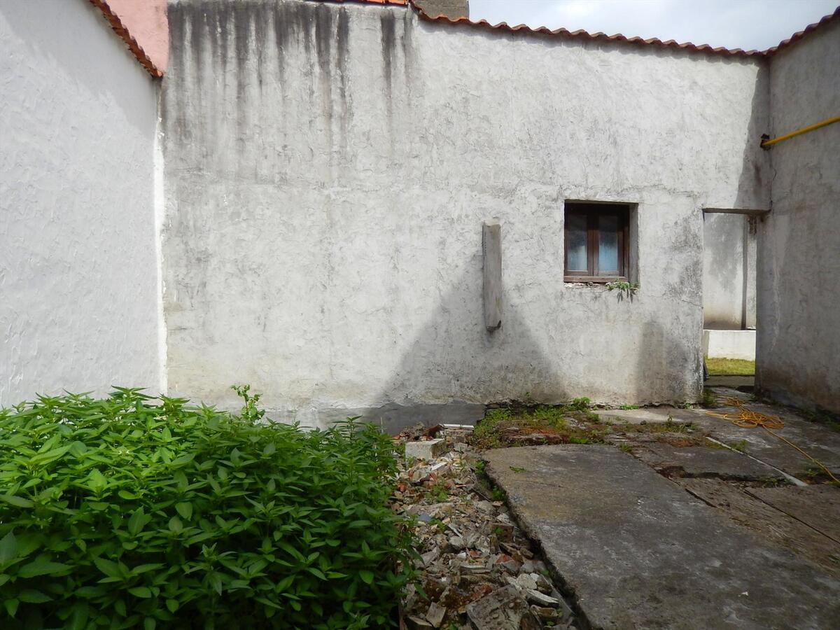 Op te frissen woning met tuin in hartje van Brugge! 