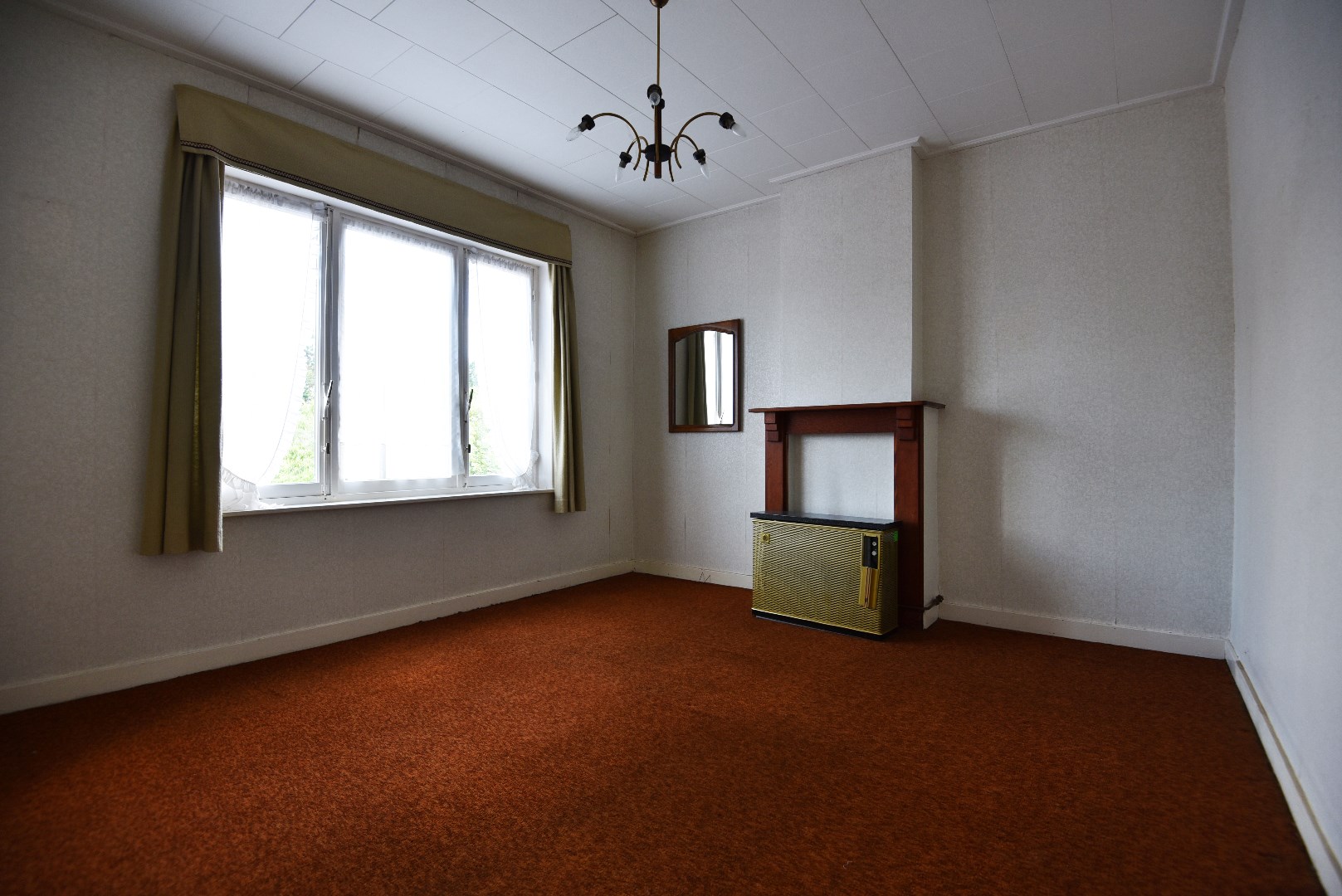 Ruime vrijstaande woning nabij Maldegem centrum 