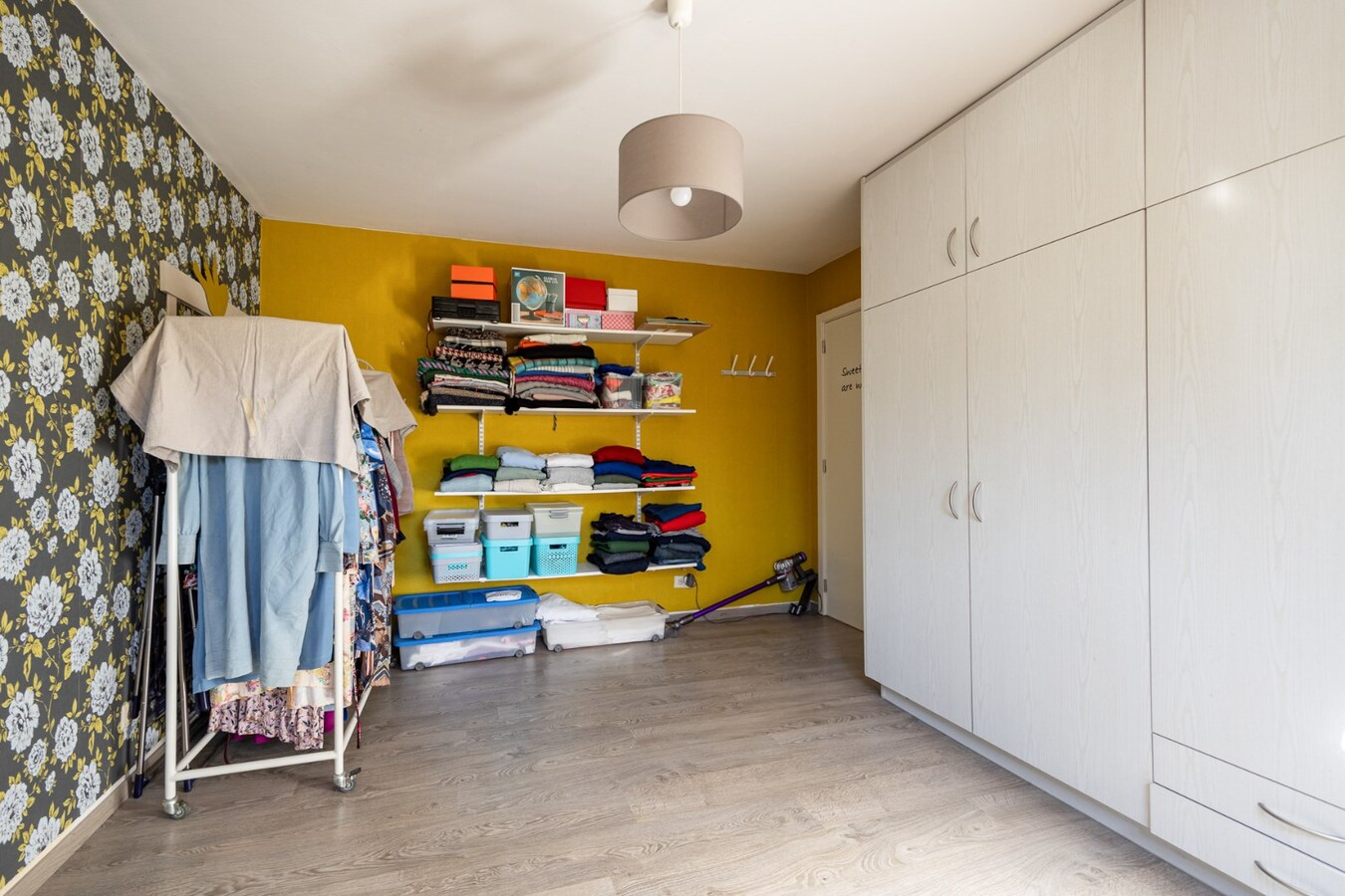 Prachtige villa met 3 slaapkamers en praktijk/kangoeroewoning met ZW-tuin op 1.892 m² 