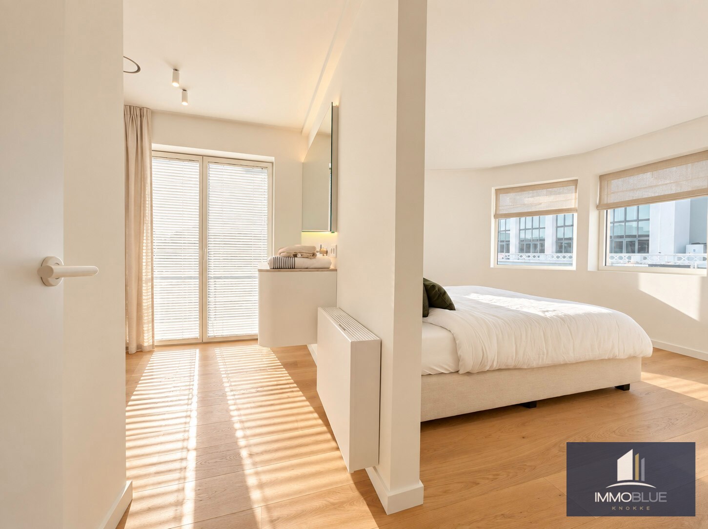 Offre exceptionnelle : Villa entièrement rénovée avec vue frontale sur la mer. 