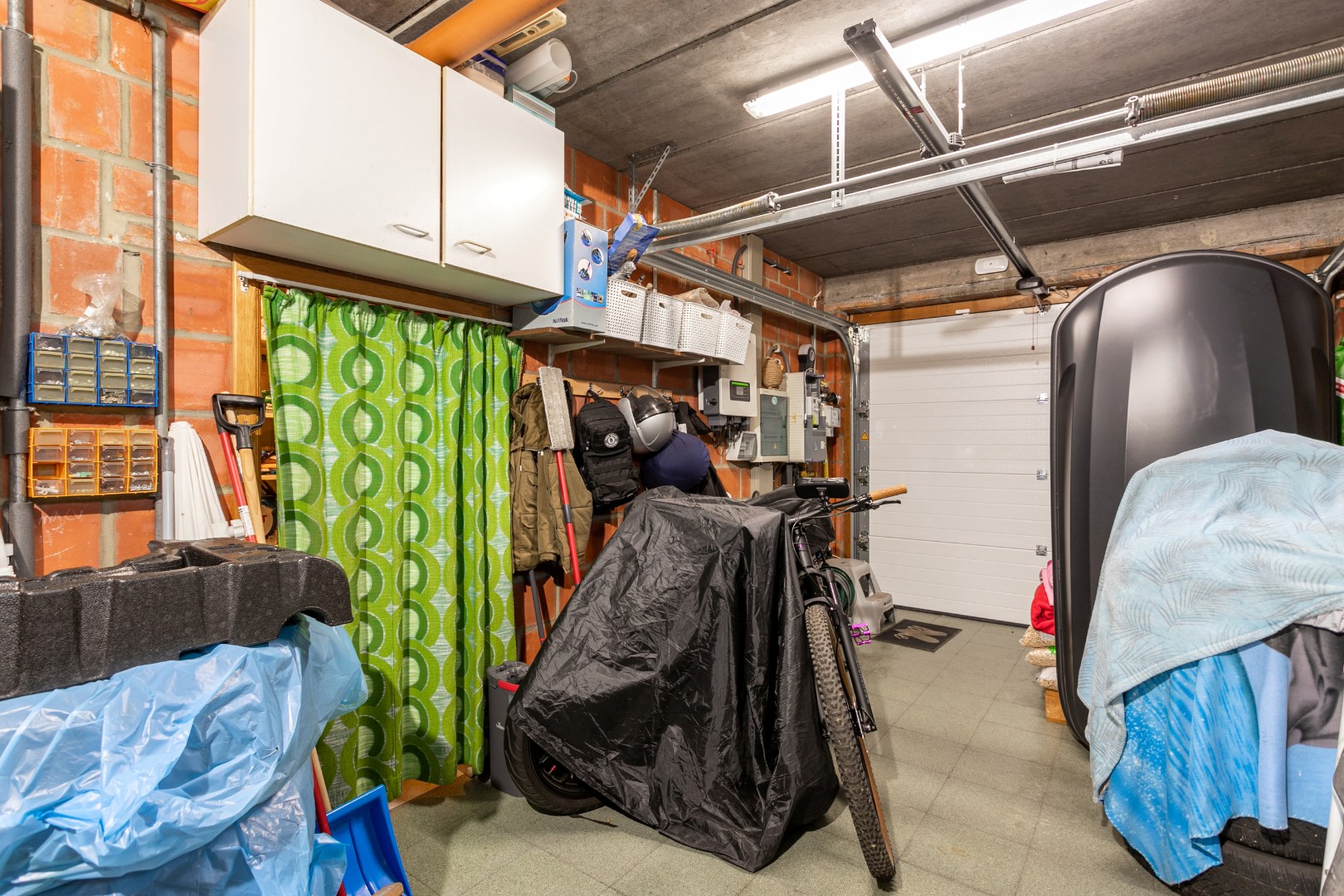 Instapklare woning met 3 slpks, garage en tuin op 6a61ca 