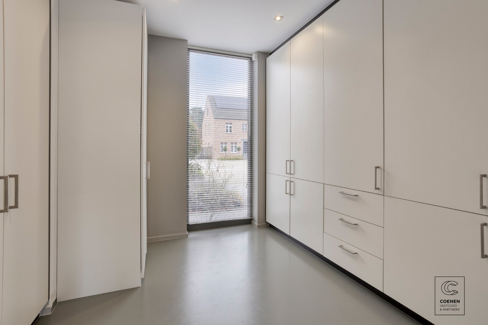 Prachtige woning (2013) van 256 m² met 4 slaapkamers in een doodlopende straat te Grobbendonk! 