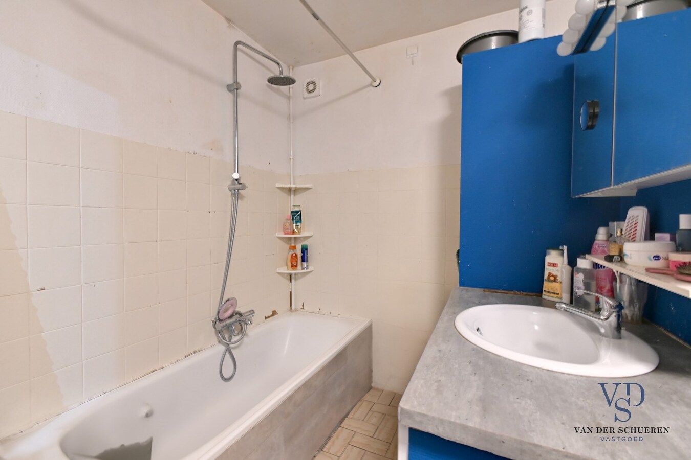 Goed gelegen  half open in Asper 