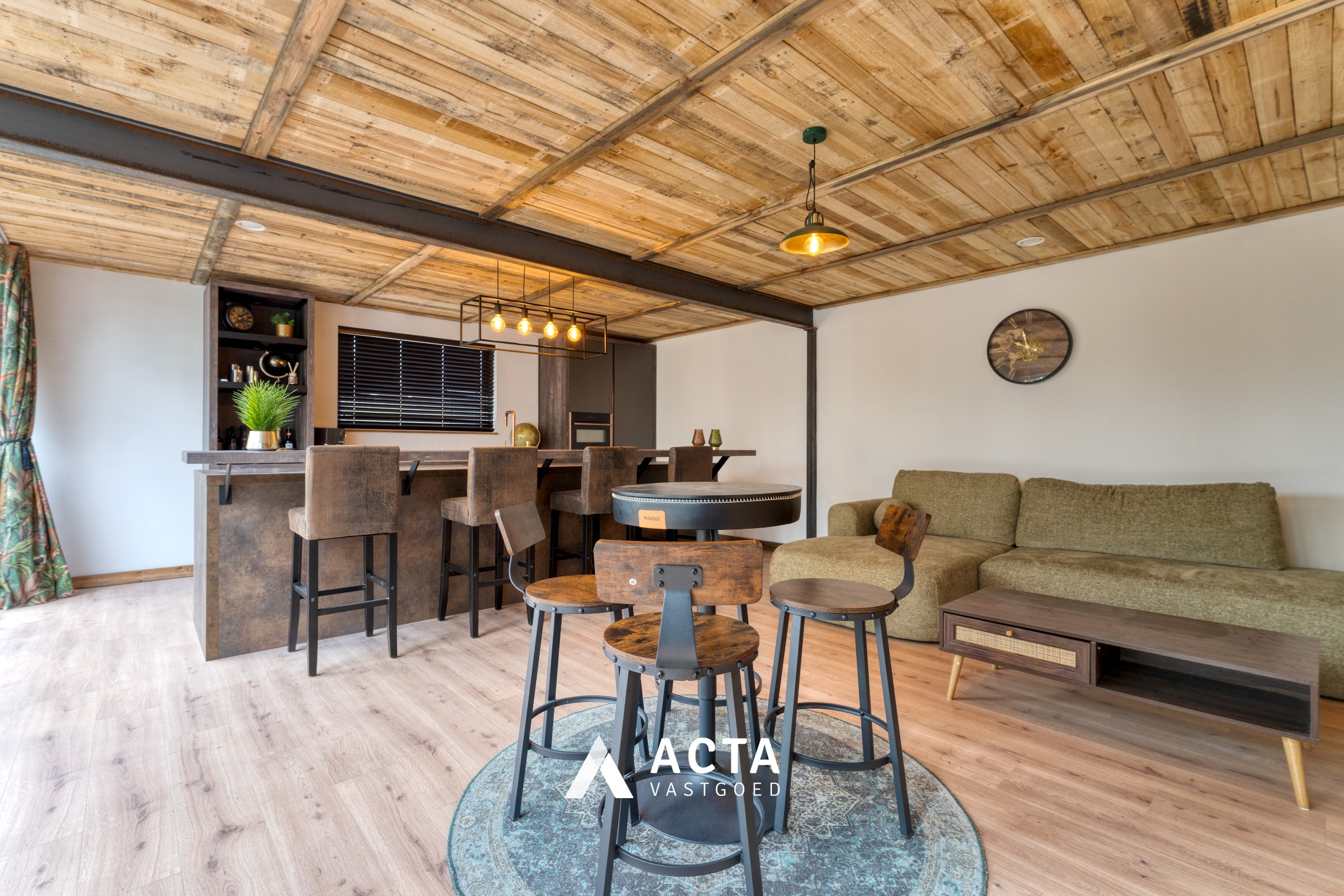 Gerenoveerde villa met vier slaapkamers in de Vicognewijk! 