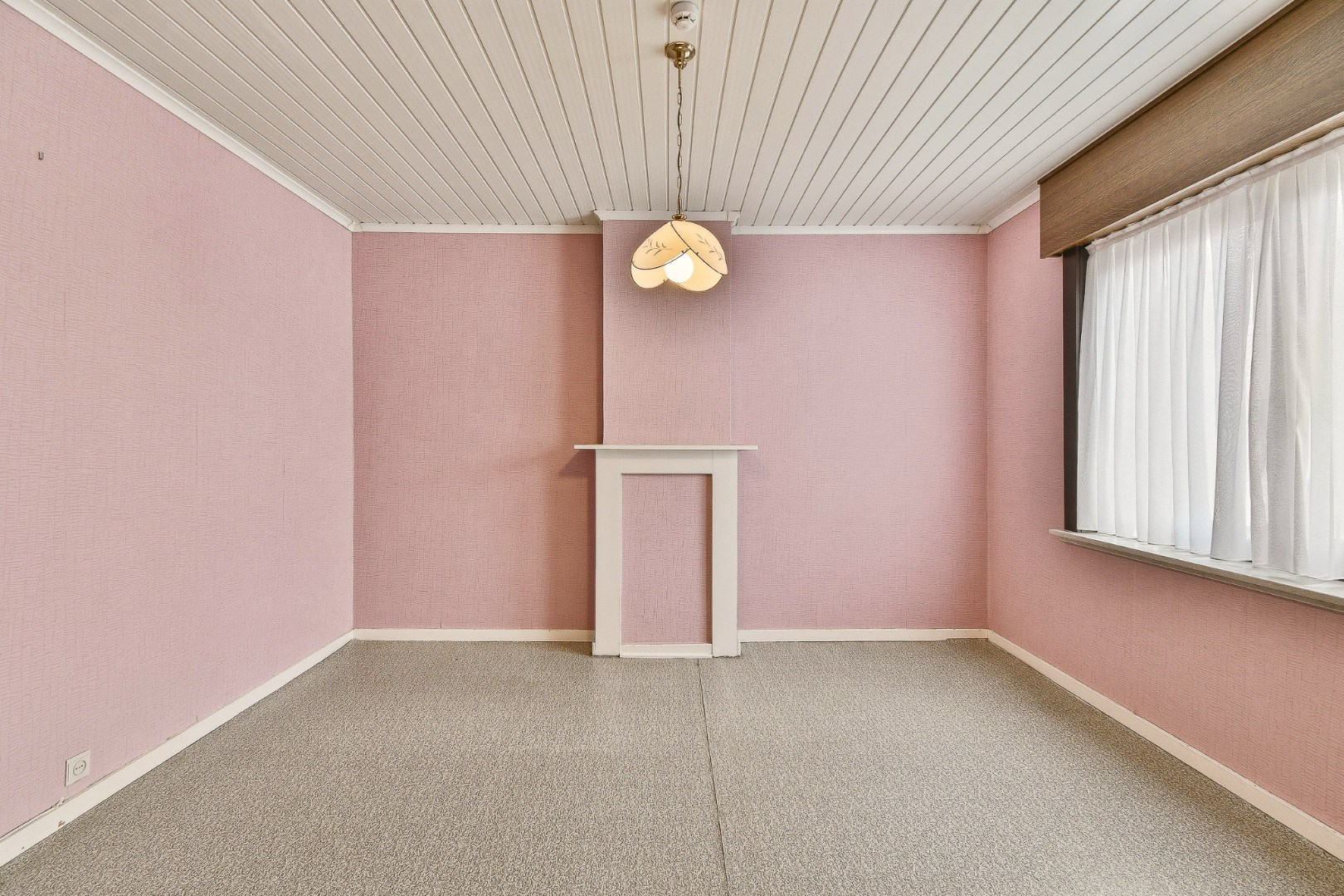 Rijwoning met veel potentieel op centrale ligging 
