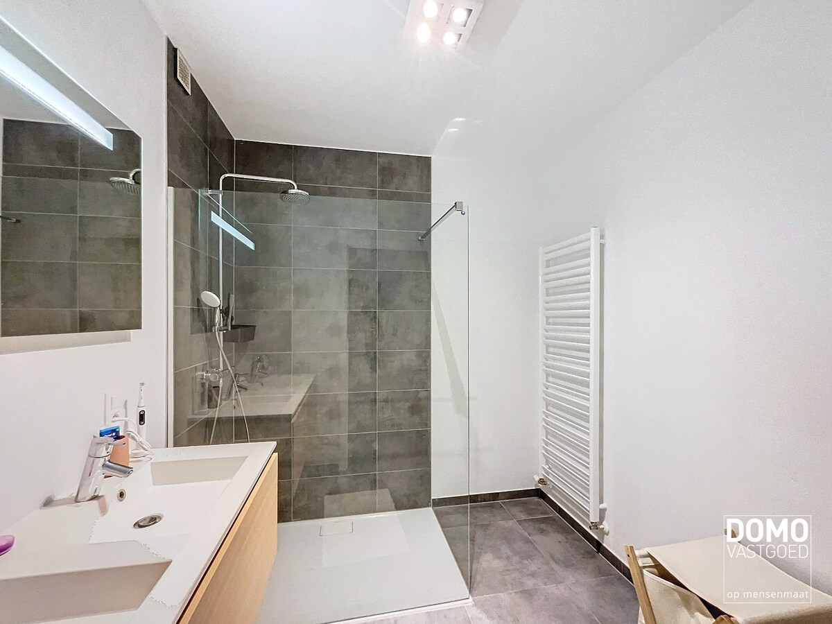 Hoogwaardig afgewerkt appartement gelegen aan de Blauwe Boulevard te Hasselt 