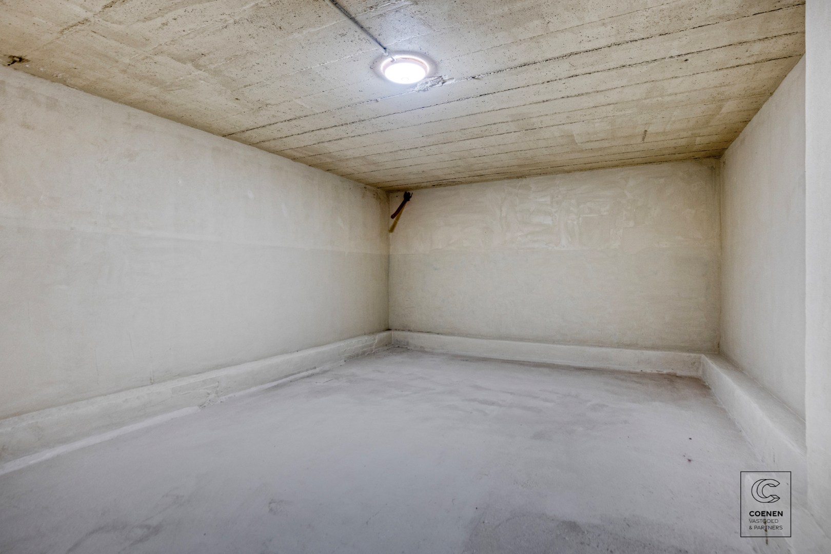 Prachtig gerenoveerde woning met 4 slpk, 2 badkamer en riante tuin op een toplocatie te Rijmenam! 