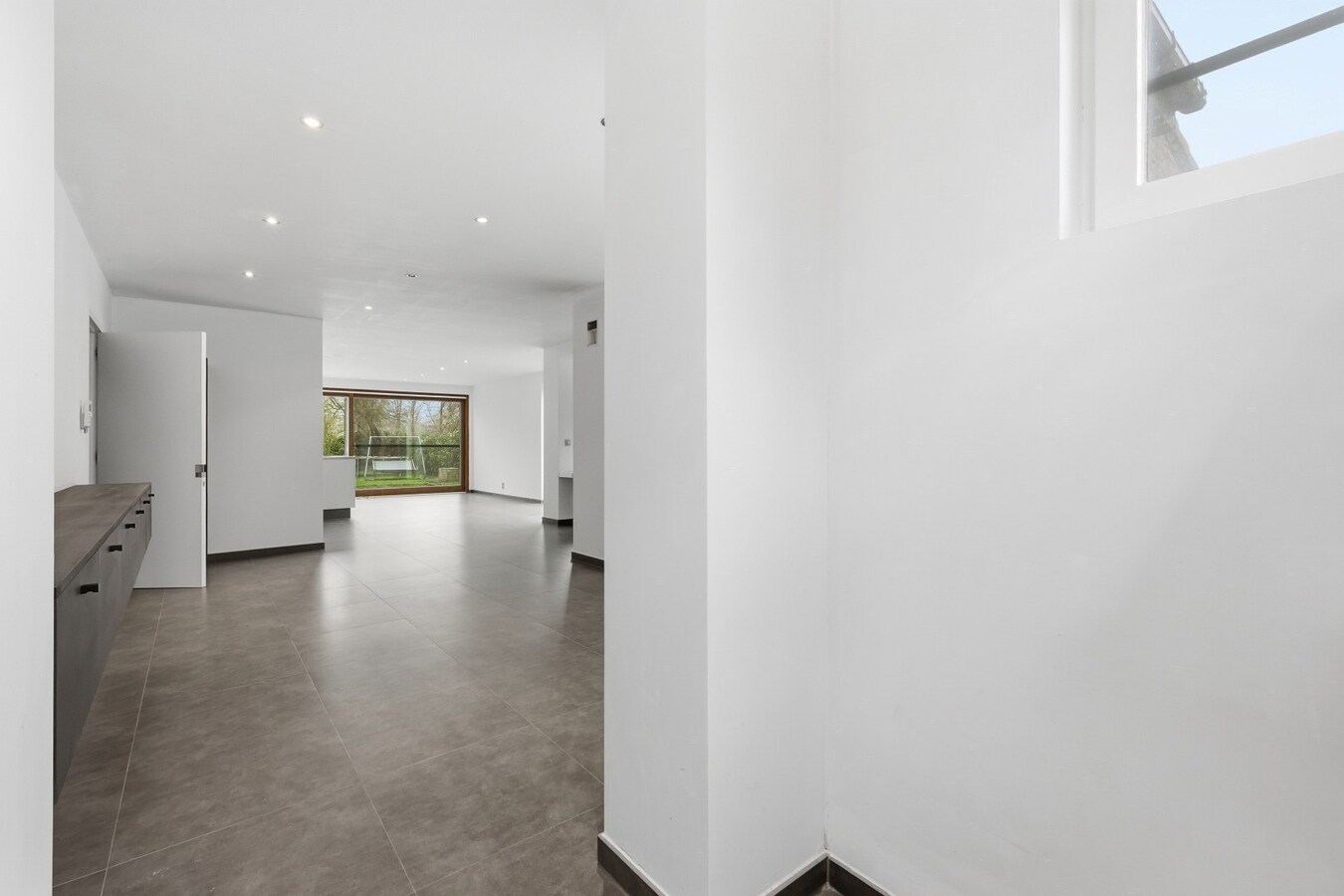 Alleenstaande woning met 4 slaapkamers in Merkem! 