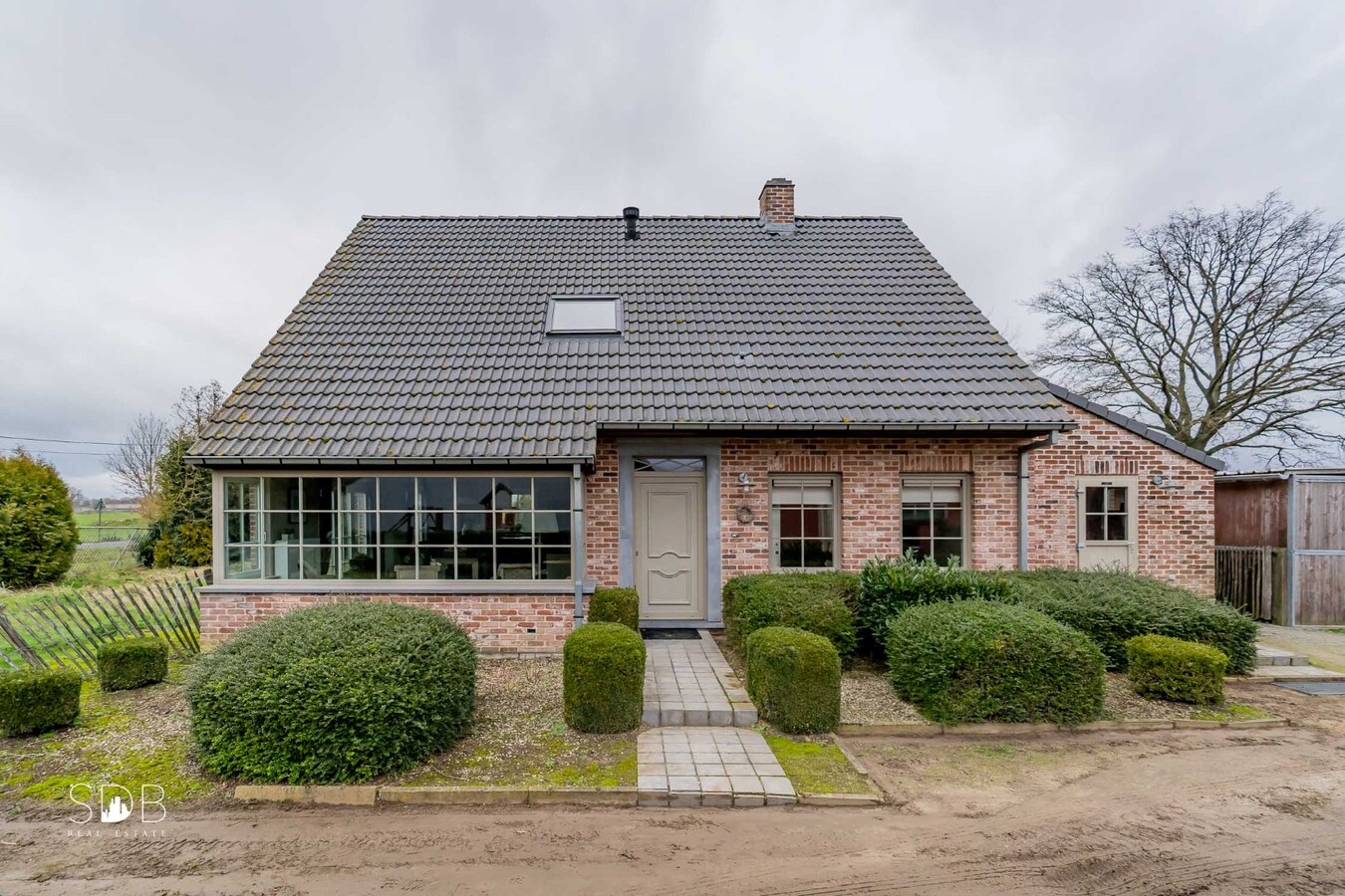 Landelijke woning met paardenaccommodatie en graslanden op 3ha 71a 90ca 