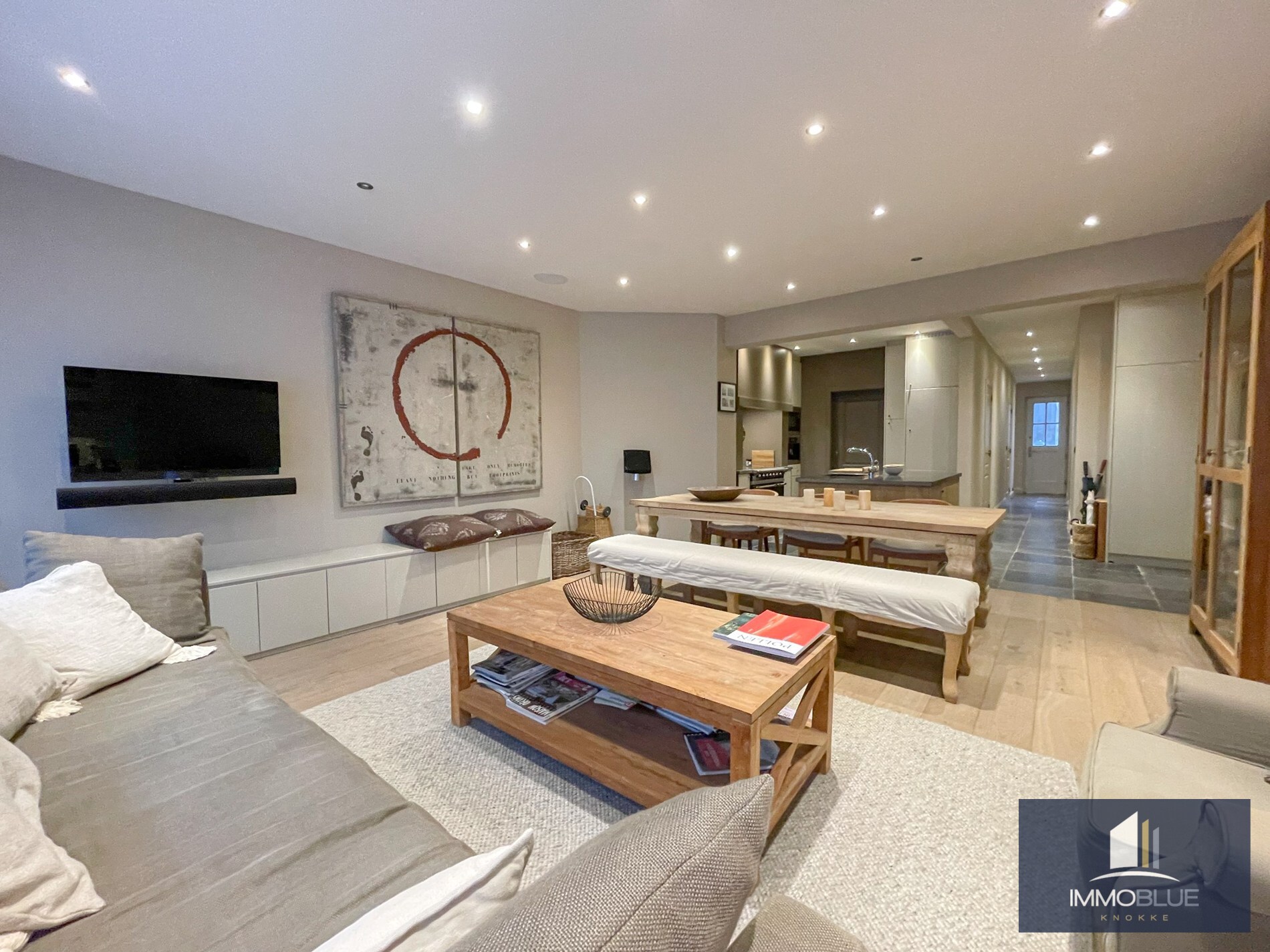 Aangenaam, perfect onderhouden appartement met een ruim terras. 