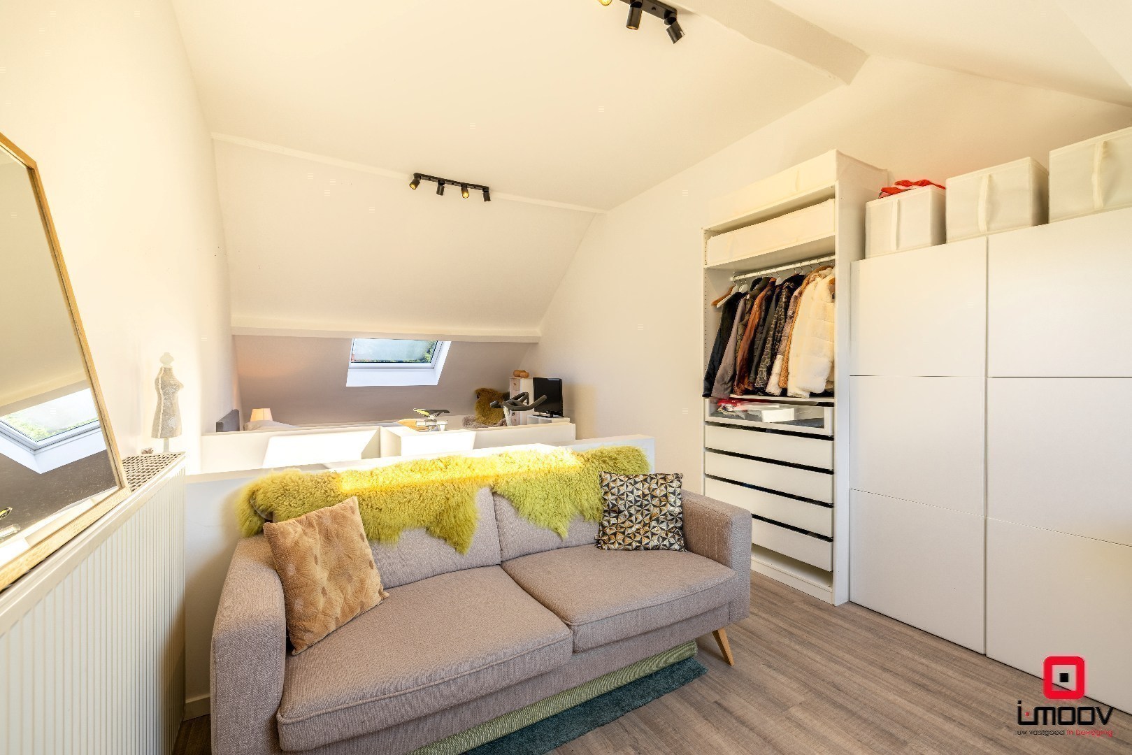 Volledig gerenoveerde stadswoning met flexibele indeling nabij Gent-Sint-Pieters 