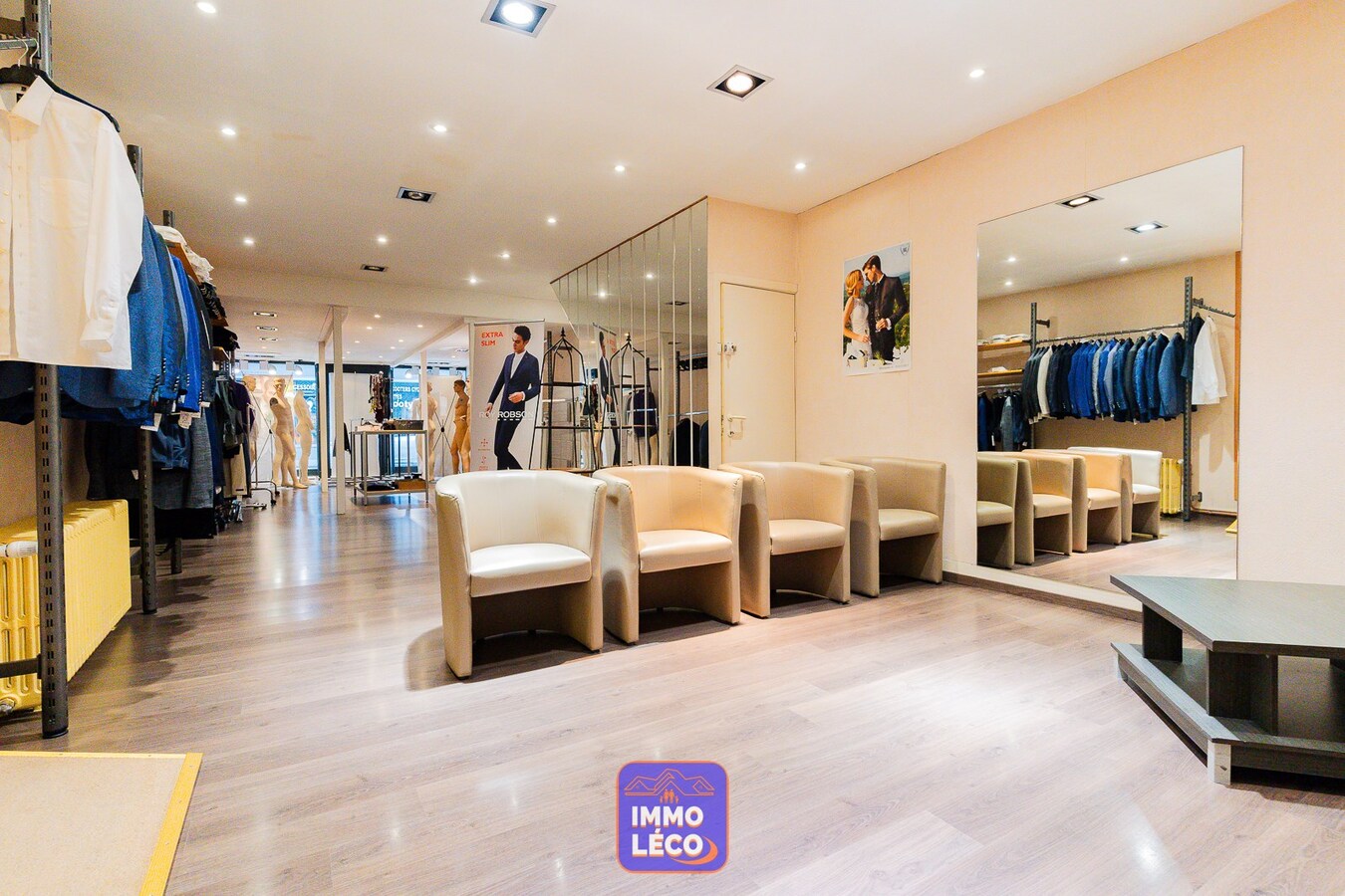 Maison de commerce avec entrepôt et appartement à rénover ! 