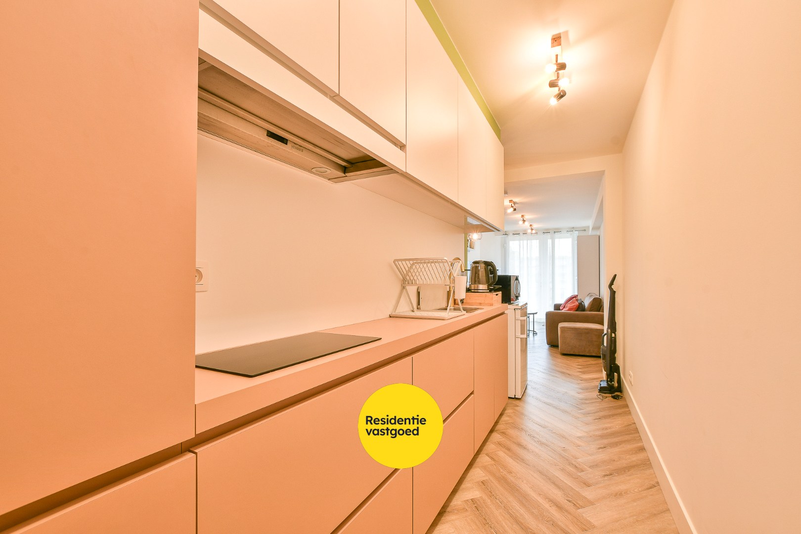 Volledig vernieuwd appartement te koop - achterkant zeedijk Wenduine! 