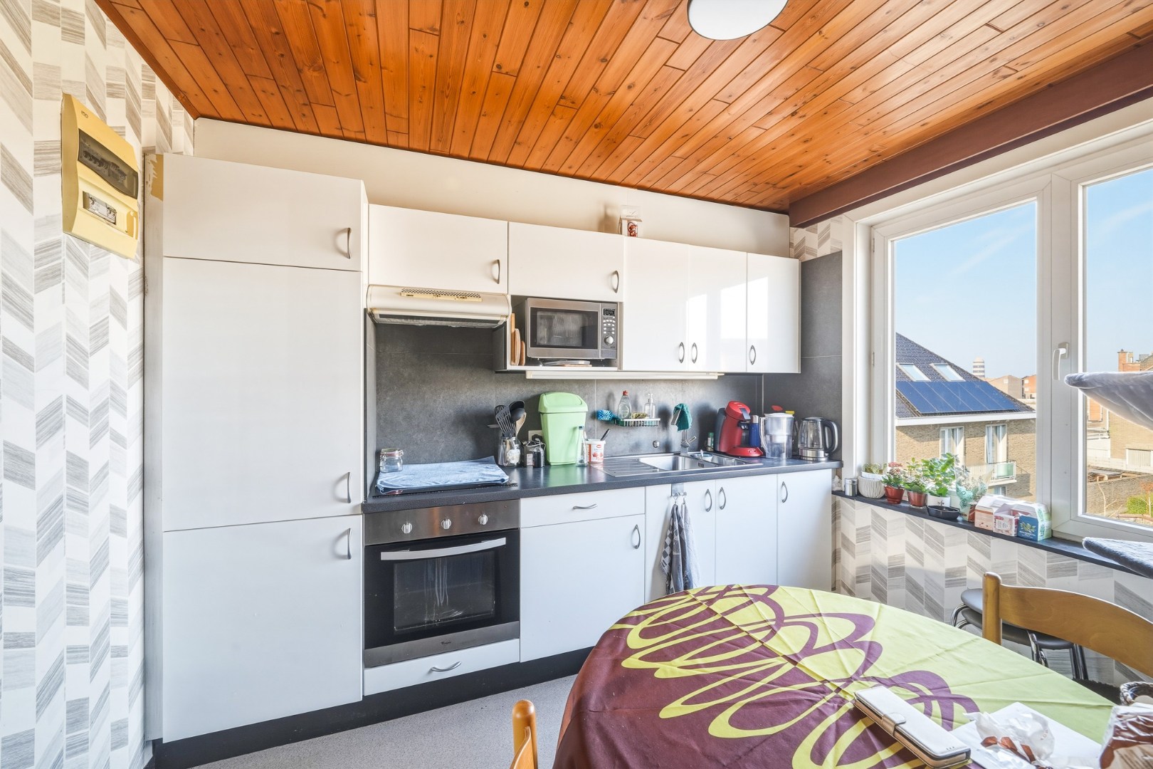 Opbrengsteigendom met 4 (vergunde) appartementen en garage te Bredene - Rendement 6,12% 