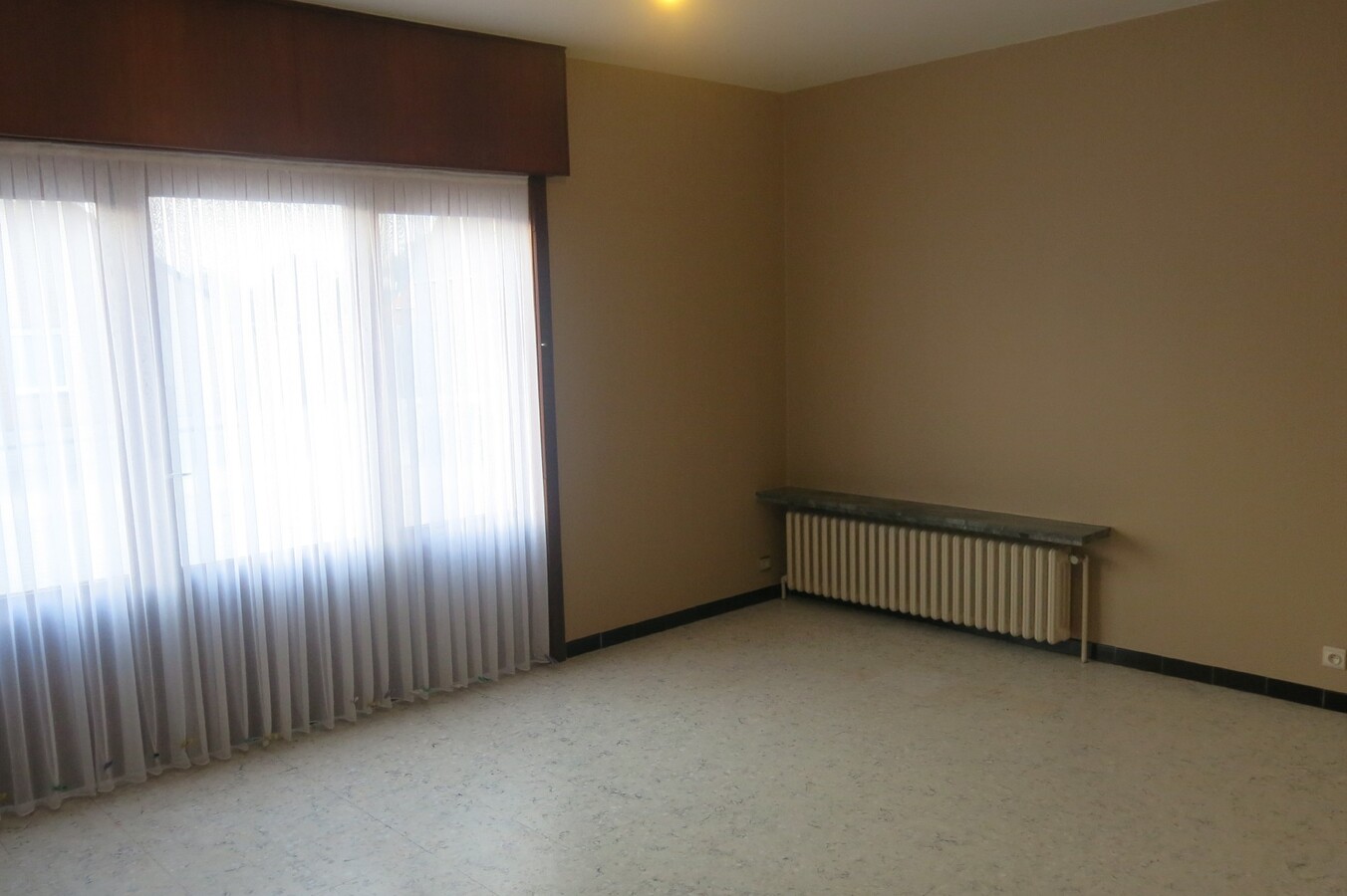Goed onderhouden woning met 4 grote slaapkamers 