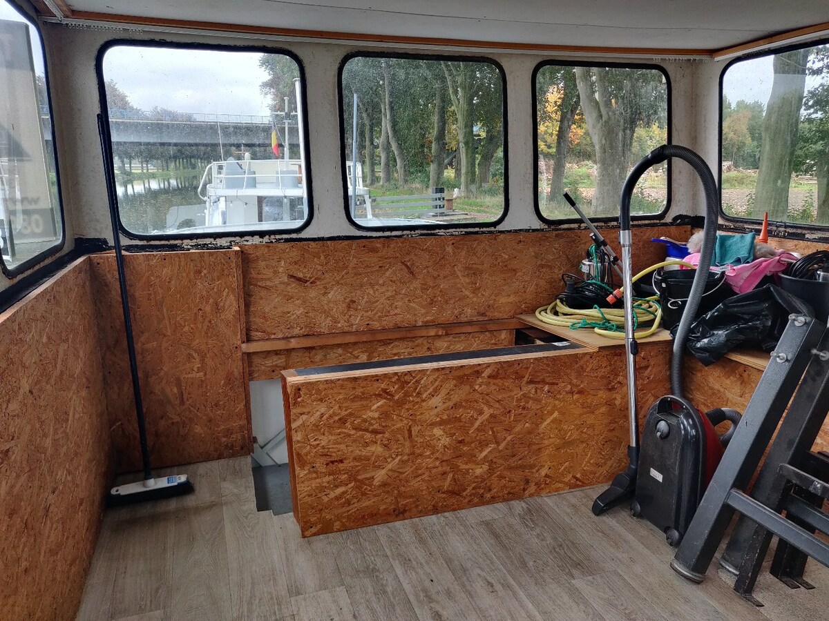 Wonen op het water – Woonboot op de Zuid-Willemsvaart 