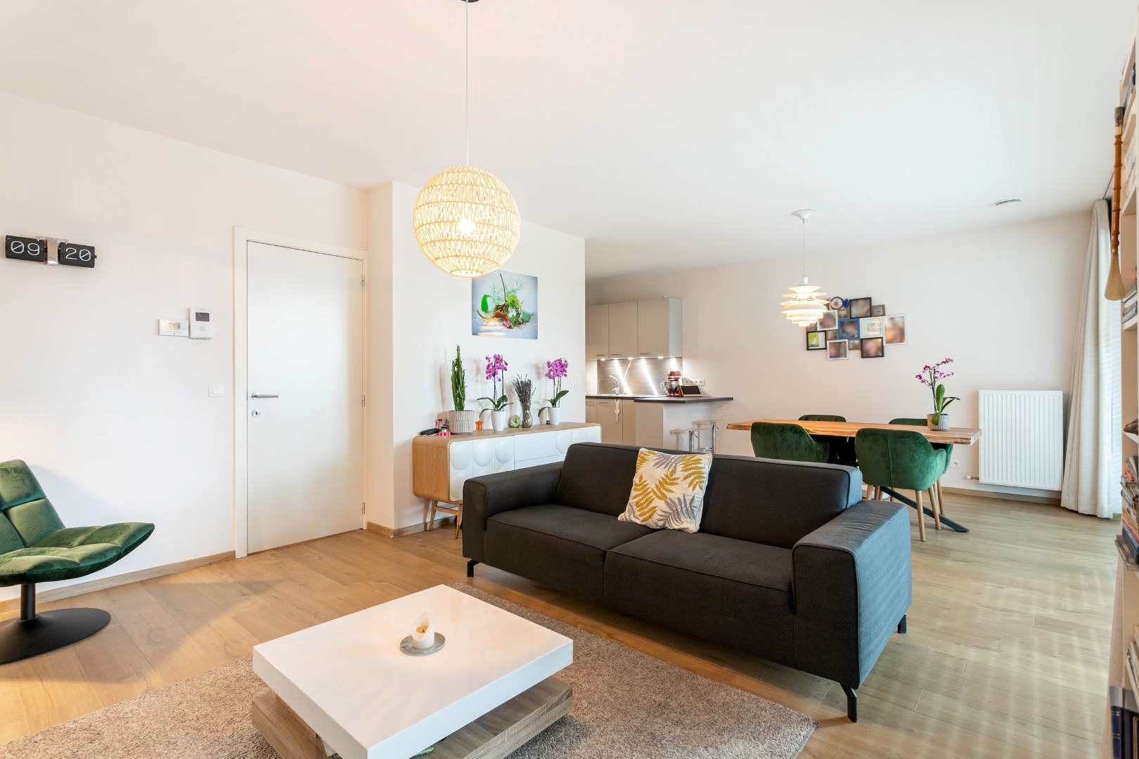 Instapklaar en energiezuinig gelijkvloers appartement met 2 SLPKS, tuin en terras 